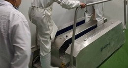 why employees in food industry need clean their work boot when entering and leaving food workshop